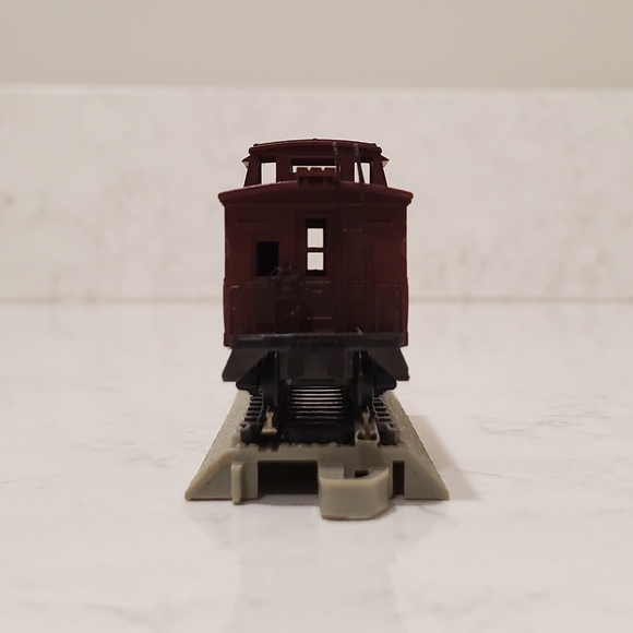 Kadee N Scale 50020 Pennsylvania Wood Sheathed Caboose 981679 - Picture 4 of 17